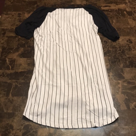 Haut Baseball à Rayures Express Taille M - Manches 3/4, Col V, Noir, Neuf Sans étiquettes